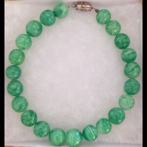 NWT 7" Handmade Glass Beaded Bracelet with Magnetic Clasp